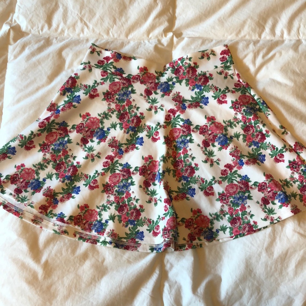 Cream floral print skirt